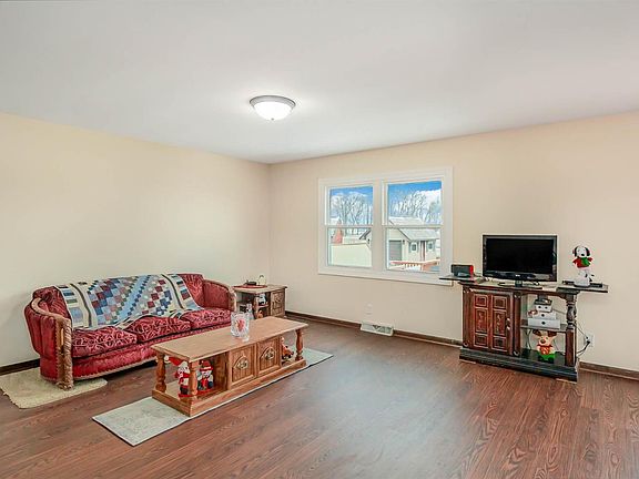 5th image of 177 Boxwood Ct