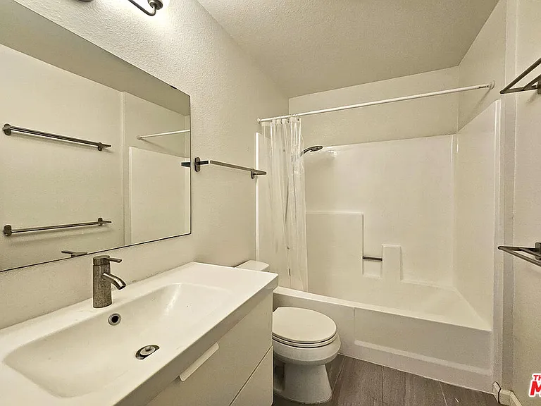 1454 E Orange Grove Blvd #1 — Photo 31