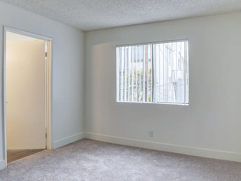 Seapointe Village Apartments — Photo 16