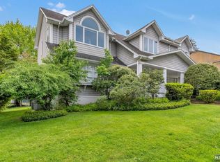 306 Ogden Ave, Teaneck, NJ 07666