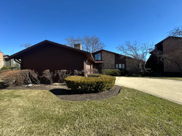 3008 Rennes Ct, Northbrook, IL 60062
