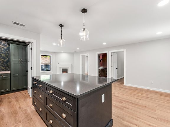 4th image of 19070 Joslin Cir