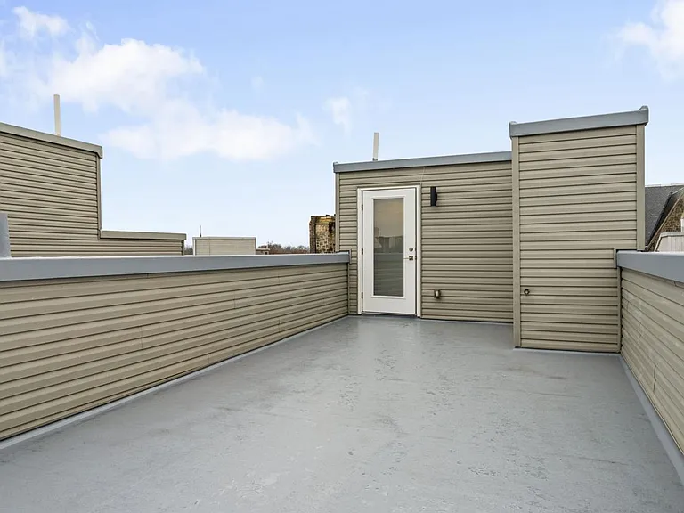 1410 N Marston St — Photo 27