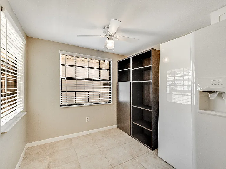 255 Paradise Blvd #10 — Photo 11