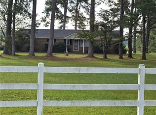 1506 Moores Ln, Lumberton, NC 28358