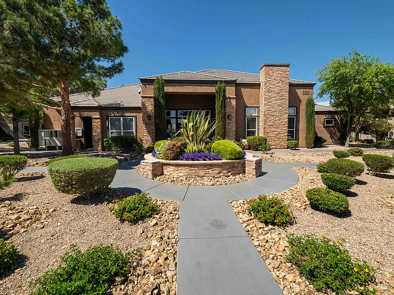 Pinehurst Condominiums — Photo 18