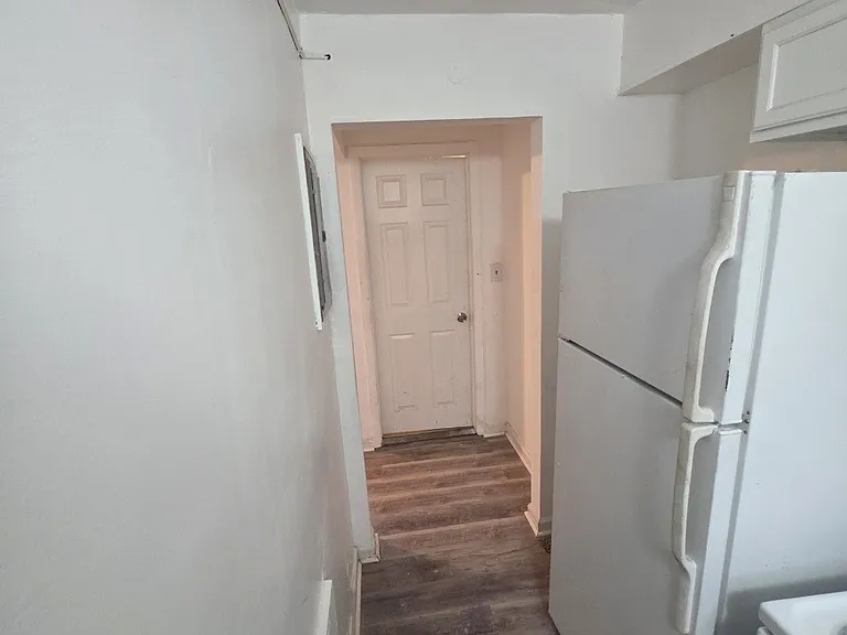 9500 Chalmers St #5 — Photo 3