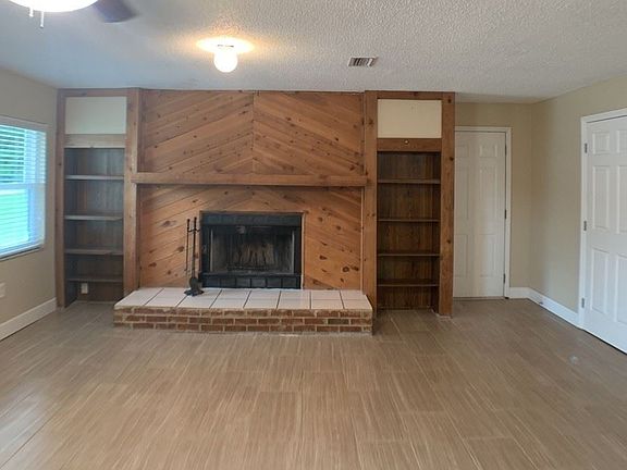 4th image of 511 Park Dr