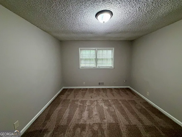 5776 Windermere Ct — Photo 16
