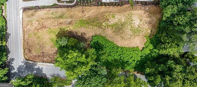 1st image of 390 W Wesley Rd NW