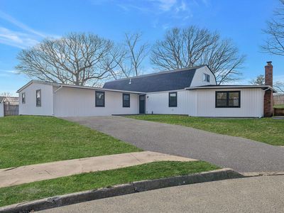 3 Hofstra Court, Farmingville, NY, 11738