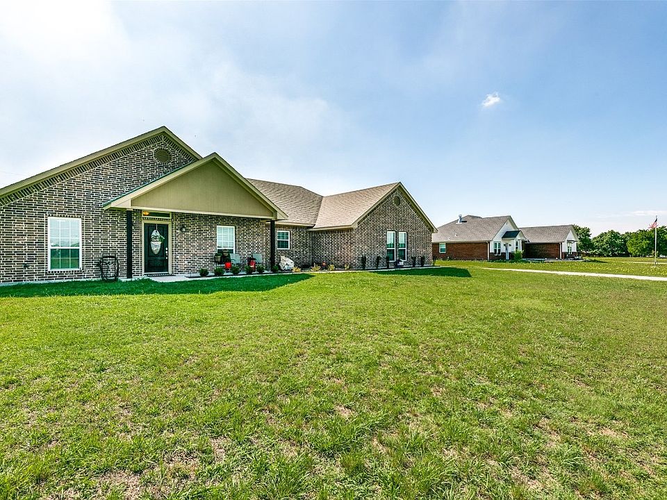 912 N Mesquite St, Muenster, TX 76252 Zillow