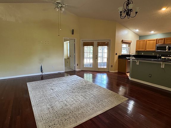 2nd image of 1002 Sugarberry Trl