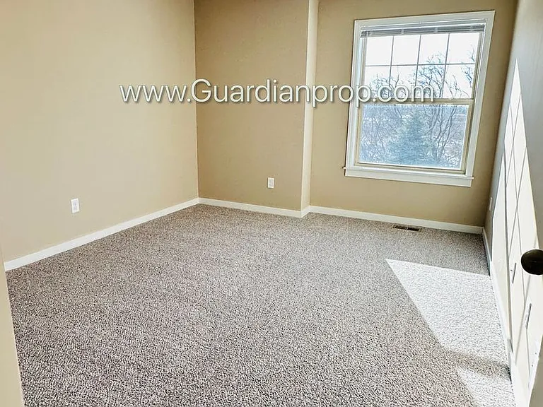 9909 Vera Cruz Ln N — Photo 14