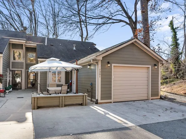 1301 Leeward Rd, Anderson, SC 29625