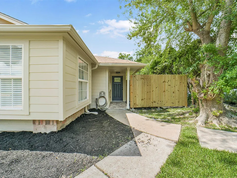 18147 Dinner Creek Dr