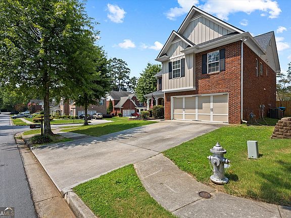 4th image of 4122 Pond Edge Rd