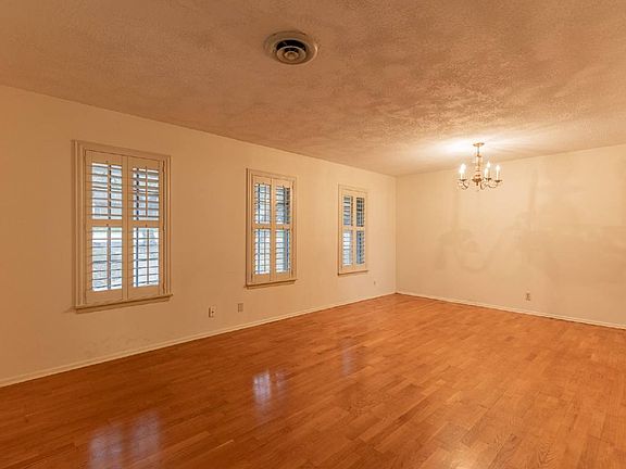 4th image of 3718 Litchfield Dr