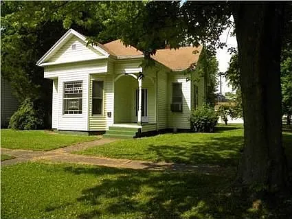 229 Vine St photo 1