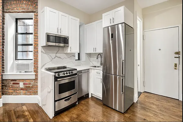 Rented by Compass | media 43