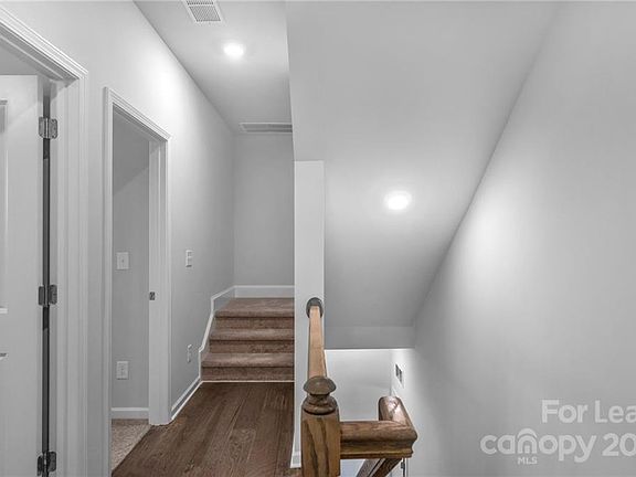 5th image of 6327 Southgrove St