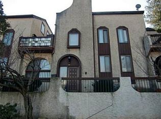 53 Smith St, Perth Amboy, NJ 08861