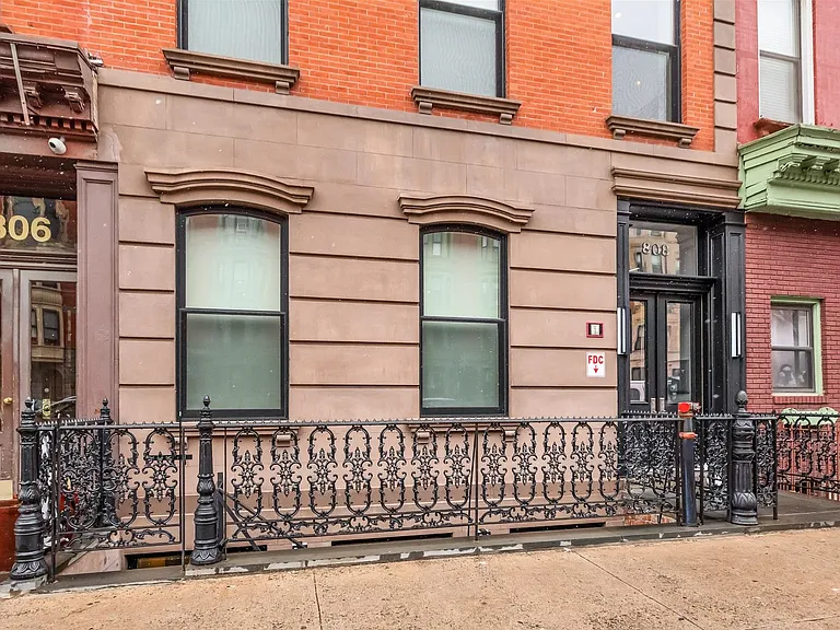 808 Washington St #GARDEN LEVEL — Photo 20