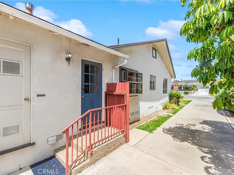 454 N Shattuck Pl — Photo 44