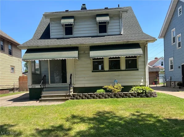 3731 Washington Park Blvd, Newburgh Heights, OH 44105