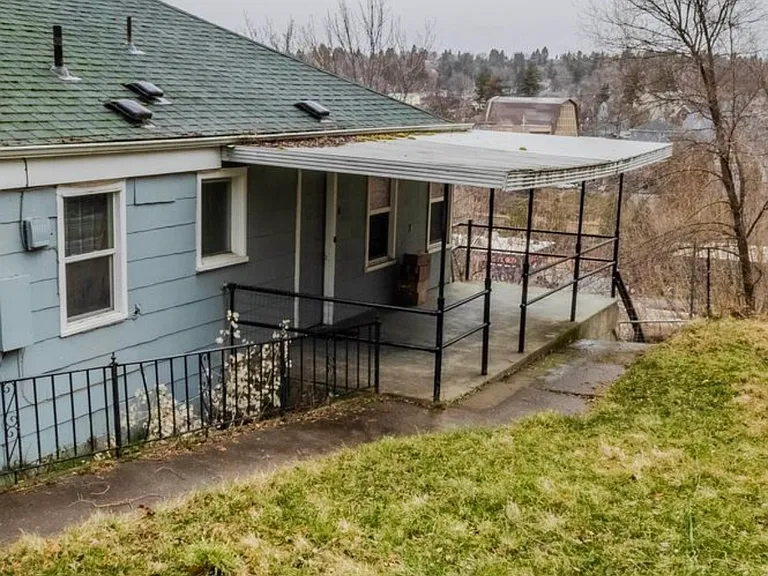 540 SE McKenzie St #B — Photo 7