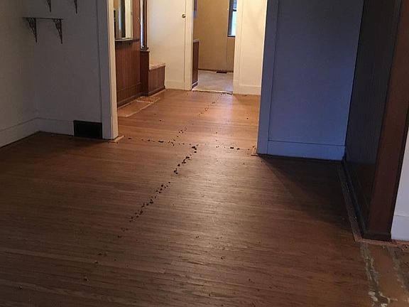 4th image of 207 Lee St