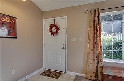 3rd image of 727 Mountain Pine Dr