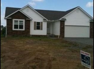 10445 Carousel Woods Dr, New Middletown, OH 44442
