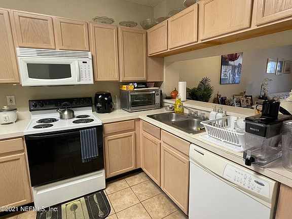 5th image of 12311 Kensington Lakes Dr Unit 2703