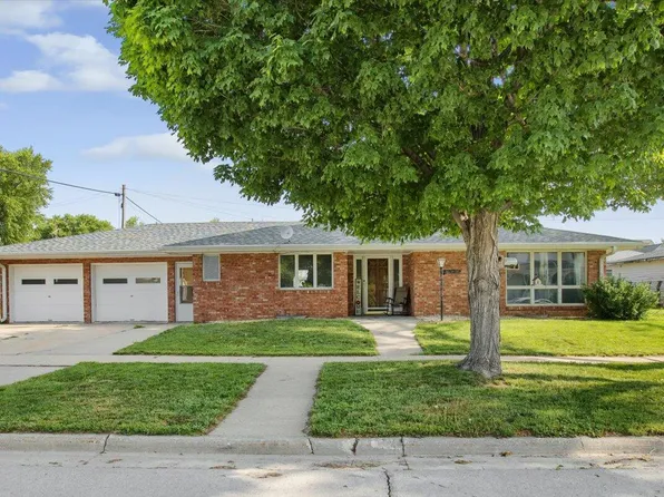 55 3rd St, Woodbine, IA 51579