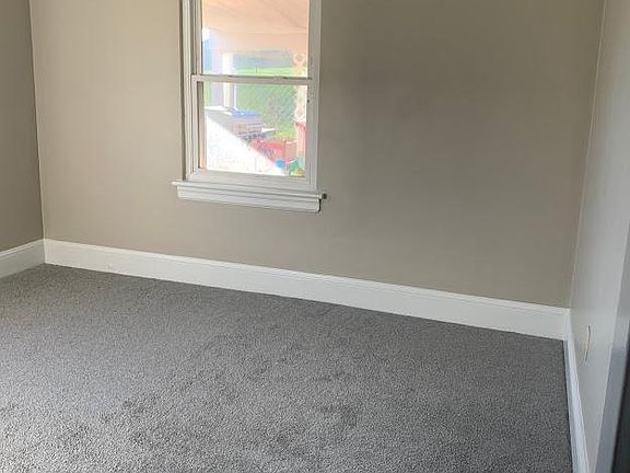 4th image of 937 Kyle Ave NE