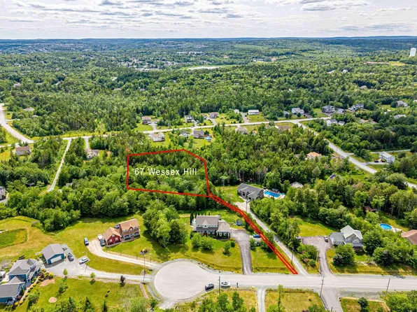 67 Wessex Hl, Beaver Bank, NS B4E 3L5