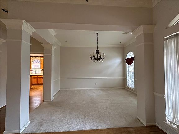 5th image of 15135 Windsdowne Lane