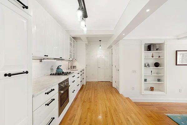 Sold by Compass | media 2