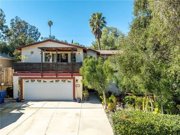 1111 Del Robles Pl, Simi Valley, CA 93063