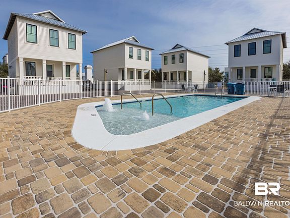 4th image of 5 Westgate Cir