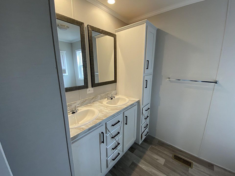 2nd image of 4925 Genesse St #263S