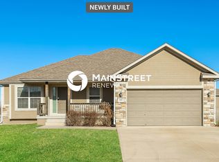 1607 Fairway Ct, Pleasant Hill, MO 64080