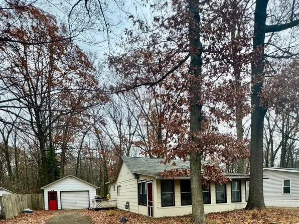 1268 N Clare Ave, Harrison, MI 48625