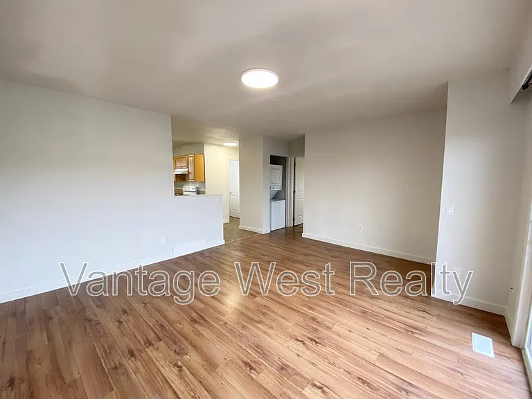 630 Belgo Rd #D — Photo 16