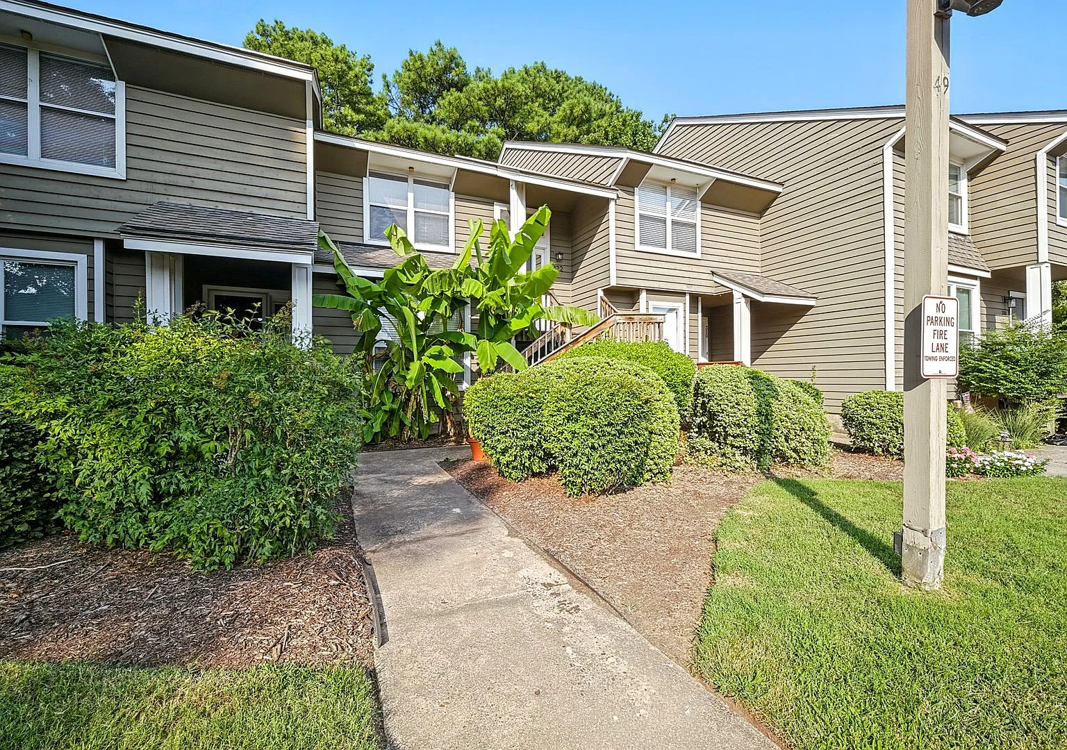 Water Views, Sunlit Spaces & Beach Days Aheadfind Your Home In Herons Cove! 2br/2.5ba Condo Avail... — Photo 1