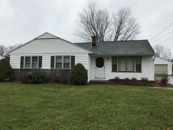 749 Clarksville Rd
