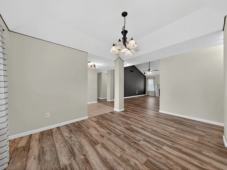 903 Tyra Ln — Photo 4