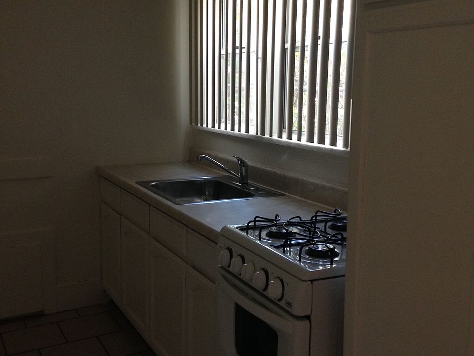 2nd image of 1614 E Broadway APT 8