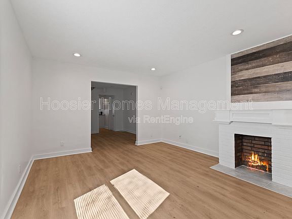 3rd image of 2918 Ruckle St